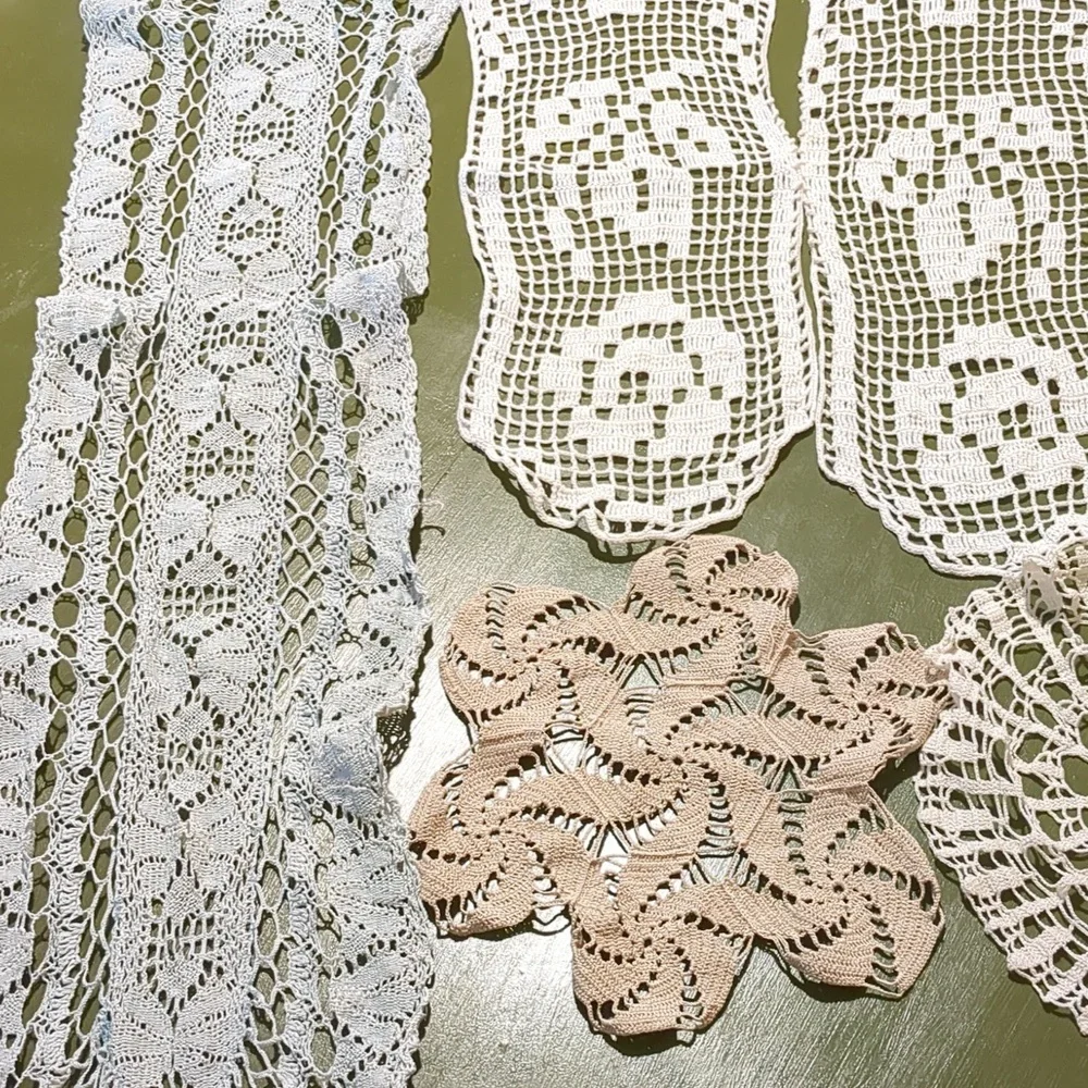5pc Vintage Lot of Crocheted Doilies & Pieces Blue, Beige, White